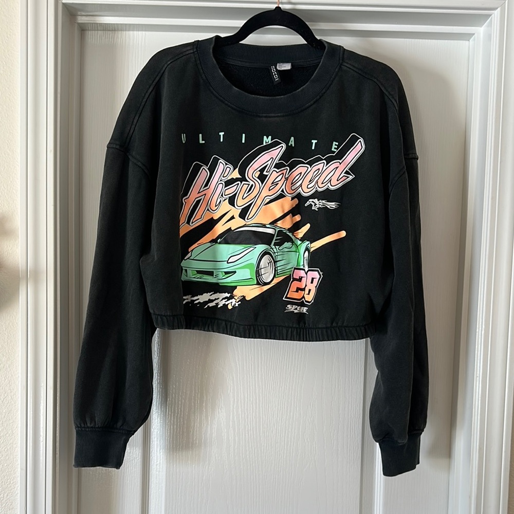 Divided Gray Long Sleeve Cropped Graphic Sweatshirt